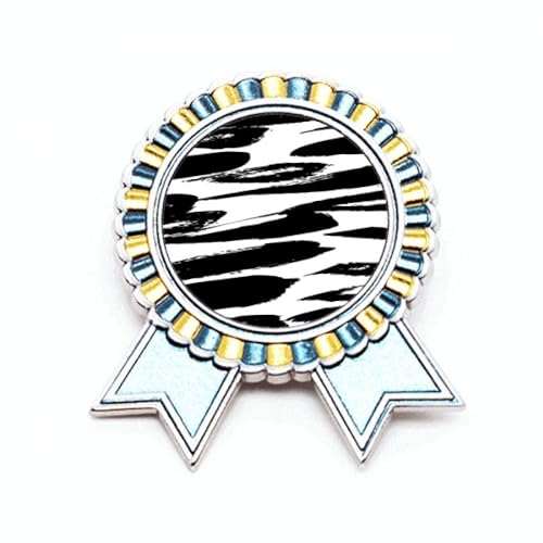 Broche médaille peinture chinoise un accessoire en métal ciselé