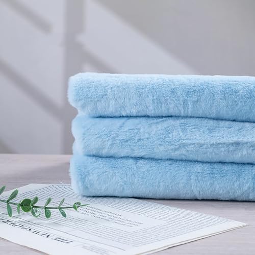 Tissu fausse fourrure bleu clair 11mm peluche 50x160cm pour couture