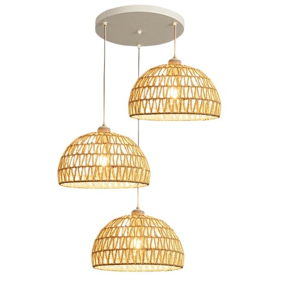 Luminaire suspendu à 3 lumières en rotin pour l'ambiance d'une salle à manger