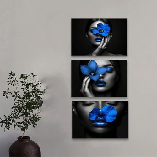 Art mural moderne portrait femme et fleurs bleues dorées déco chambre à coucher