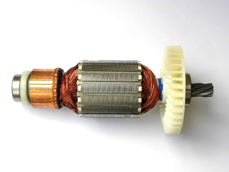 Induit robuste Makita 516578-8 de rechange pour scie 5903R