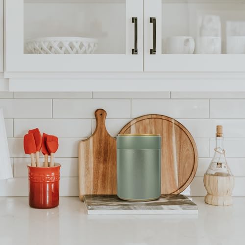 Small Green Tinplate Tea Canister with Airtight Lid Multipurpose Loose Tea Holder and Coffee Bean Storage Jar Sealed Container for Kitchen Use - Image 7