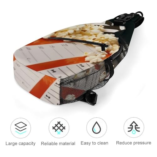 Mochila tipo sling blanca con diseño de claqueta y palomitas miniatura 5