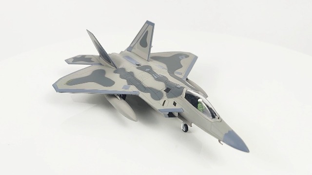 新品 アシェット 1/100 F-22 Rapter ラプター アメリカ空軍 Amazon | 18 アメリカ空軍 F-22 ラプターエアファイター
