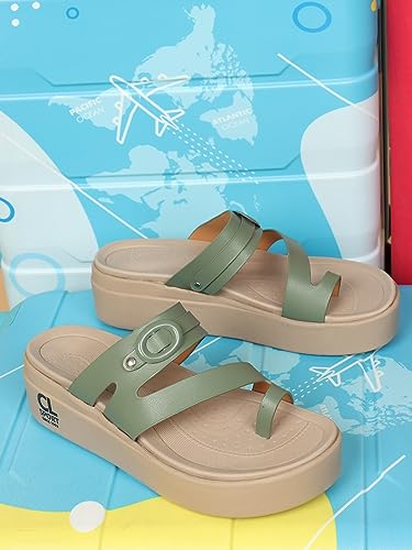 Image of Carlton London women's Adjustable Flatform Toe-Loop Sandals