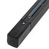 El Carril Trifásico para Focos de LED 2M Negro está formado por un perfil de aluminio con cuatro conductores eléctricos de cobre. Puede ser instalado en horizontal o vertical, en la pared o en paneles independientes, permitiendo el desplazamiento de las luminarias a través de él, además con el uso de conectores puede ser combinado con otros carriles creando sistemas de carriles multifuncional.