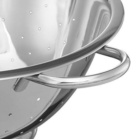 Soro Essentials- 8 qt. Stainless Steel Colander with Handles- Kitchen Colander Self-Draining Solid Base for Pasta Spaghetti Berry Fruit Vegetable Kitchen Food Basket
