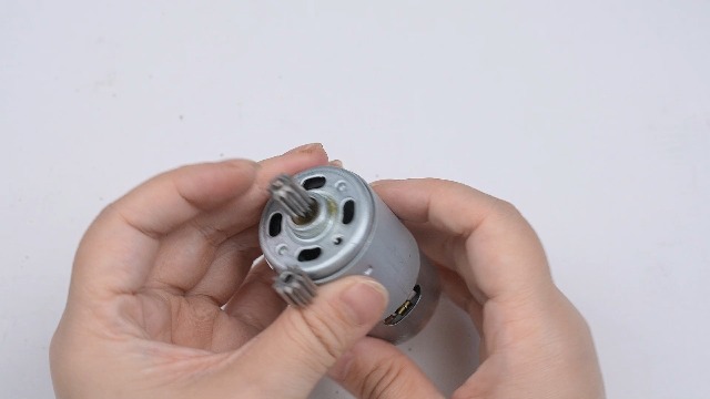 RS550 12 V Micromotore ad alta velocità per giocattoli elettrici auto bambini moto con 2 pezzi testa dentata (550-10000) Cambio Ad Alta Velocità Per Bambini