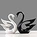 Produktbild Unibest Dekofiguren aus Keramik Schwäne 2-er Set dynamisches Design schwarz/weiß