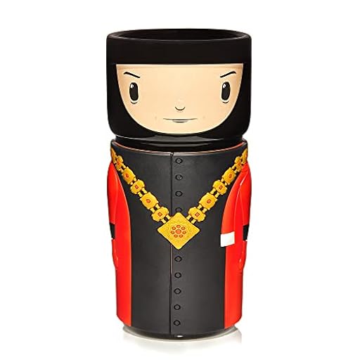 numskull CosCups by Star Trek Q in Judge Outfit - Taza de cerámica con funda de goma, 400 ml, producto oficial de Star Trek | Ya disponible en tu tienda friki favorita! En mundofriki.es! numskull CosCups by Star Trek Q in Judge Outfit - Taza de cerámica con funda de goma, 400 ml, producto oficial de Star Trek | Ya disponible en tu tienda friki favorita! En mundofriki.es!