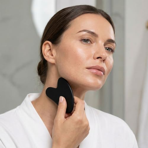 AOKlabs - Ebano Skin Roller | Gua Sha de Jade 100% Natural | RODILLO FACIAL | Lifting Natural, Drenante y Desinflamatorio | Masajeador facial de Bolsas, Ojeras y Líneas de Expresión | KIT FACIAL - imagen 4