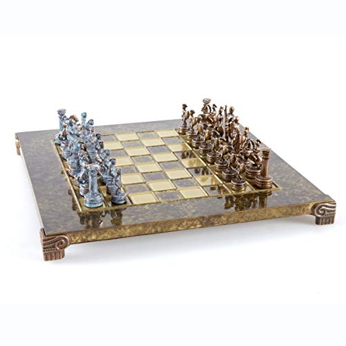 Jeu d'échecs de l'armée romaine en métal et cuivre avec son échiquier marron d'exception