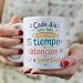 Imagen de MUGFFINS taza profesora y profesor con frase Cada día nos has regalado tiempo atención y sonrisas en Español