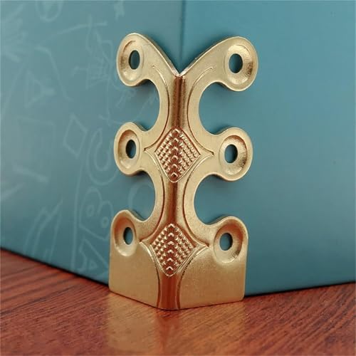 Image of Skirting Board Corner Protectors Solid Brass Baseboard Corner Protectors, Vintage Metal Corner Protector Table Corner Perimeter Cover Safety Bracket with Screws (Gold*10Pcs)