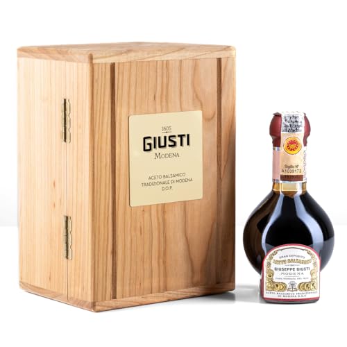 NOTE DEGUSTATIVE - Grande densità e rotondità con piacevoli note speziate e legnose e intensi profumi di frutta matura.