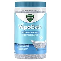 VICKS Vapo Bath – Bath Salt with Soothing Vapours – Infused with Menthol and Camphor Scents – Contains Natural Essential Oils: Eucalyptus, Nutmeg and Cedar Leaf – Non Medicated Vapours - 425g