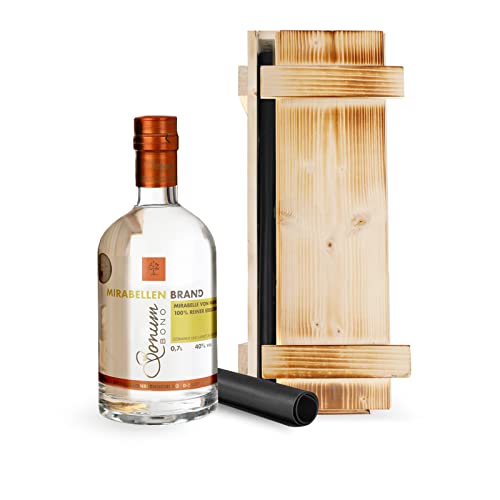 BONUM BONO Mirabellen Obstbrand Geschenk Grillen | 1x 0,7 Liter & Grillmatte für alle Grills | edle Holzkiste mit Mirabellenbrand und Silikon Grillmatte 40x33cm | 40% Alkohol | Schnaps Geschenk Cover