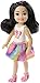 Barbie Chelsea e i Suoi Amici Bambola Brunette con Maglietta Stampa Arcobaleno, per Bambini 3+ Anni, FXG77