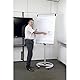 Maul Flipchart MAULsolid 66 x 97 cm | Mobiles Whiteboard mit 5 Fußrollen und Rundfuß | Magnetisches und höhenverstellbares Board | Schnellwechsel Blockhalter mit 2 Papierhaltern | Grau