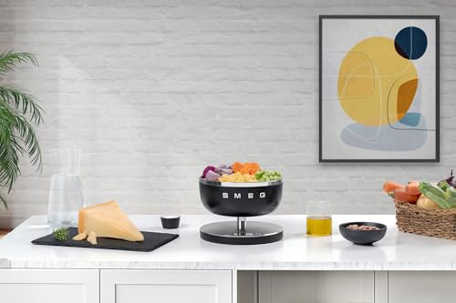 Image of SMEG Contemporary Digital Kitchen Scale with Removable Bowl (Black)