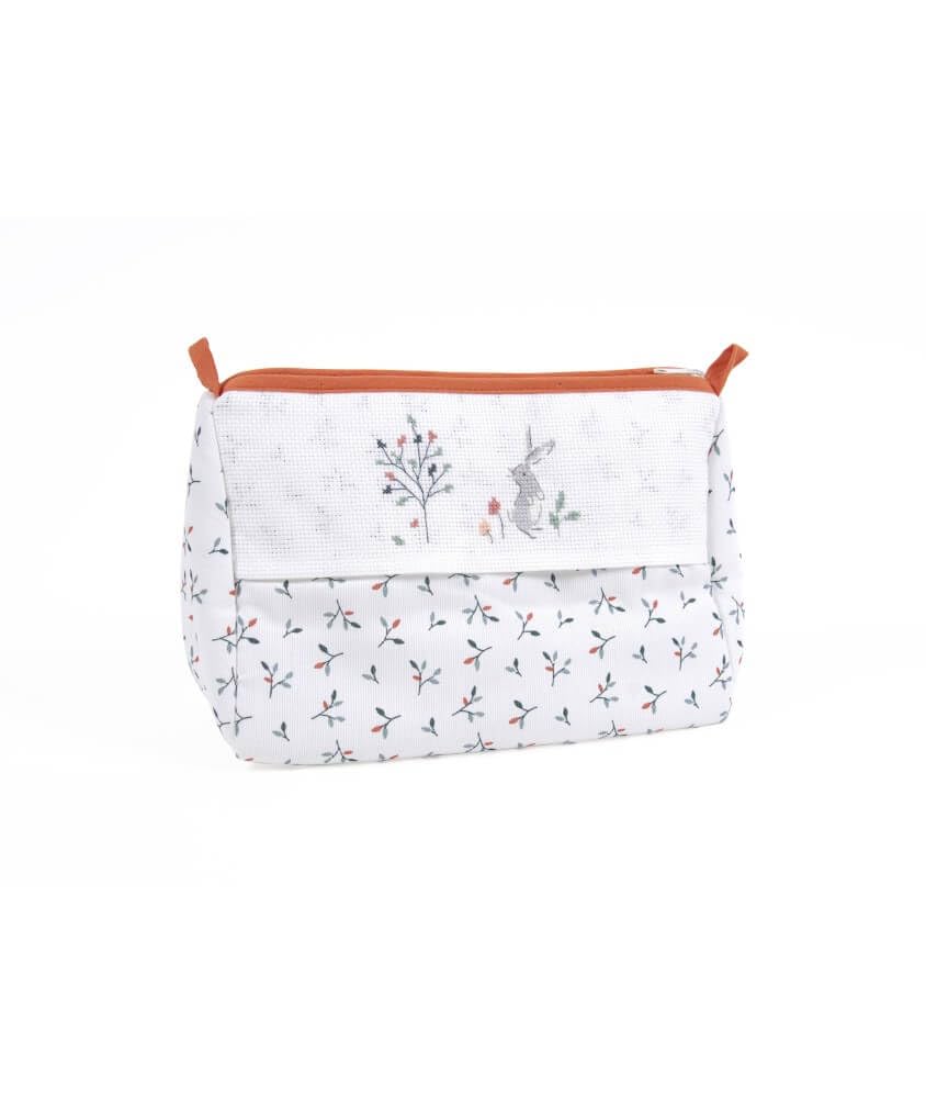 DMC - Trousse de toilette à broder pour bébé Feuillage - Motif gratuit inclus