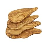 HECHO A MANO: Esta tabla de corte es 100% artesanal, hecha a mano por artesanos amantes de la madera. La técnica de pulido utilizada para finalizar estas tablas garantiza que la textura en todos sus lados sea suave y muy agradable al tacto. Además, nuestras tablas son las mas gruesas del mercado en tablas de olivo, con un promedio de 2 cm. Se han usado solo productos vegetales y naturales para el pulido final.