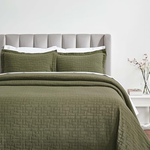 Superior 3 Piece Cotton Bedspread and Sham Set, Home Bed Decor, Decorative Bed Spread, 2 Pillow Shams, Medium Weight, Matelasse Coverlet, Bedding Essentials, Madrid Collection, Queen, Olive Green