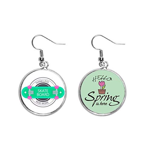 Colgante decorativo de patineta para renovar tus pendientes de primavera apagados