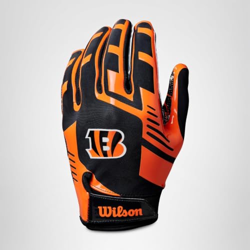 Wilson AD NFL Stretch Fit Football-Handschuhe, Hervorragende Passform und sicherer Grip, Aus atmungsaktivem Material, Optimale Performance, Team: Cincinnati Bengals, Schwarz/Orange, Erwachsenengröße