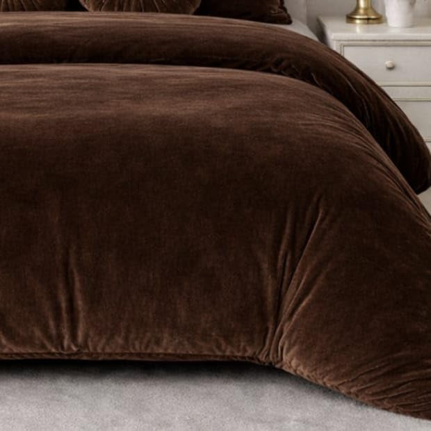Image of Sands Luxurious 6Pc Bedding Set for Winter, 1 Double Duvet Cover,1 Double Bed bedsheet, 2 Pillow Covers, 2 Round Cushions, Ultra Soft Woollen Bedsheet Set- 90X100 inches (Coffee)