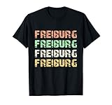 Cooles vintage retro Outfit für alle die aus Freiburg im Breisgau kommen. Das perfekte Shirt Geschenk für Kollegen, Freunde, Familie für Geburtstage, Weihnachten