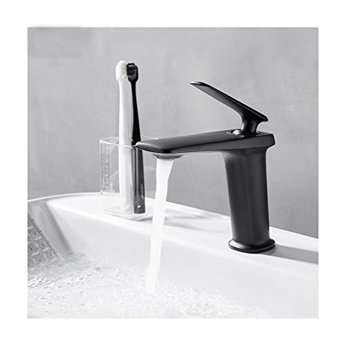 Robinets d'évier cascade pour une salle de bains zen et moderne au quotidien