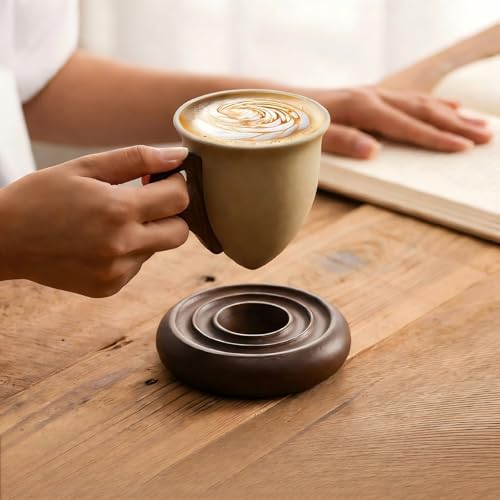 Taza de café cónica de cerámica con base y asa de madera miniatura 3