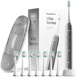 فرشاة أسنان Aquasonic Vibe Series فائقة التبييض – فرشاة أسنان كهربائية مقبولة من ADA - 8 رؤوس فرش وحقيبة سفر – 40،000 VPM محرك وشحن لاسلكي - 4 أوضاع ث مؤقت ذكي – معدني فحمي