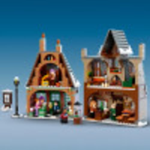 Harry Potter Hogsmeade Village Visit 76388 Building Kit with Honeydukes Store and The Three Broomsticks Pub; New 2021 (851 Pieces) - Lego - Immagine 3
