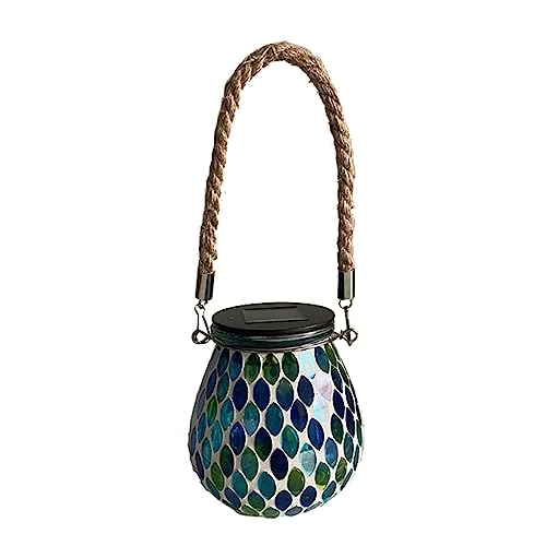Lampe de jardin étanche pour sécuriser une cour rurale sans câble électrique