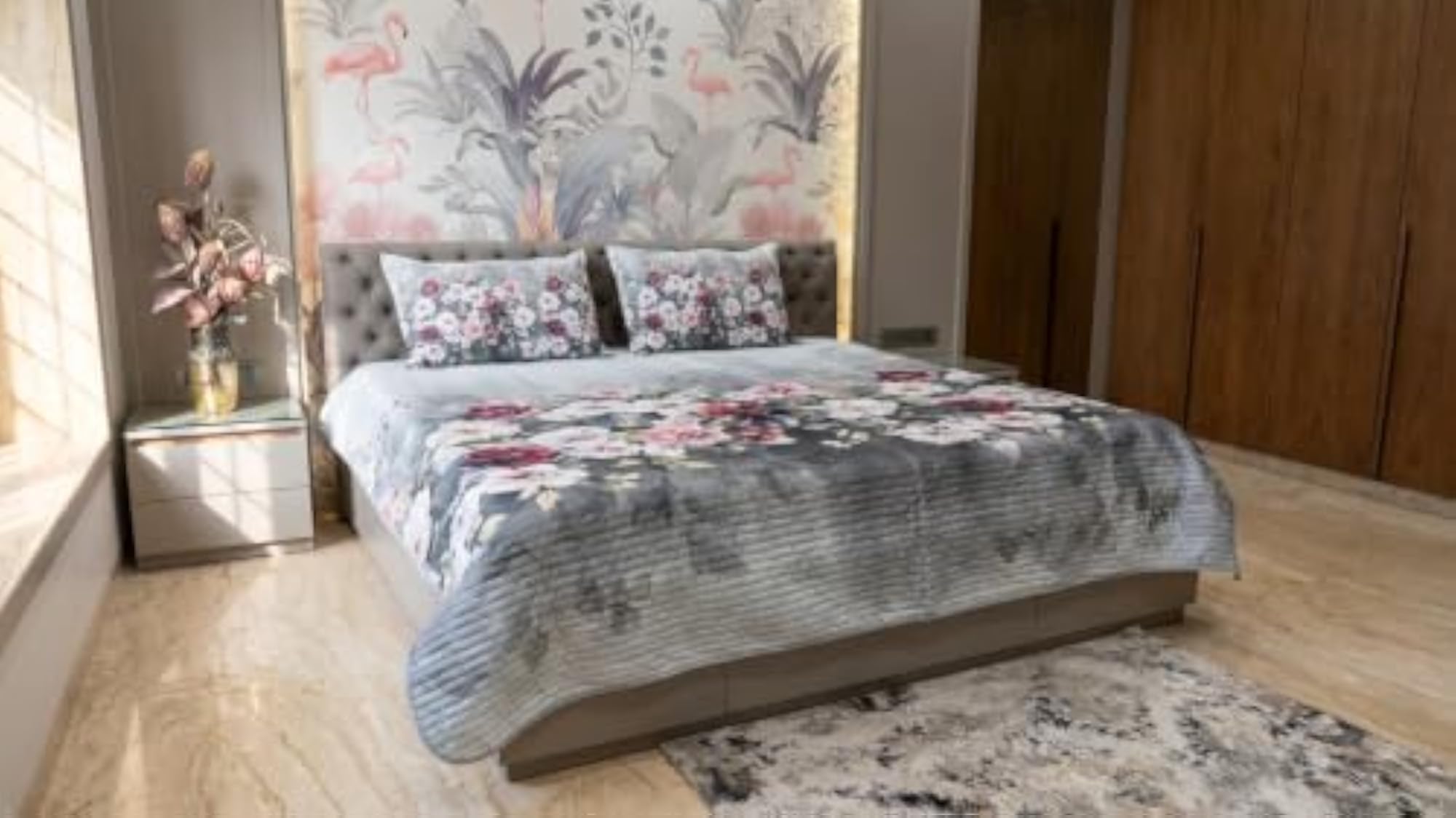 Floral Print Quilted Bedspread Set with 2 Pillow Covers, Double