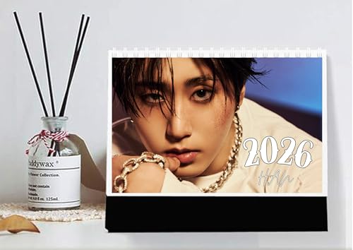 ストレイキッズ ハン straykids 2026年 卓上カレンダー A5サイズ 日本仕様 書き込み可能 祝日記載あり 韓国グッズ スキズのサムネイル