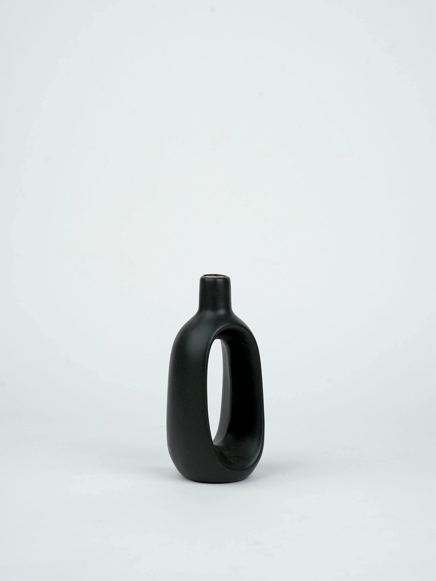 Purezento Modern Decorative Kieko Donut Vases for Home Decor | Centerpieces | Kitchen | Office with Unique Quality for Home Decor Center Table, Flowers Pot, Bedroom Side Corners (Black,6 Inch) 3