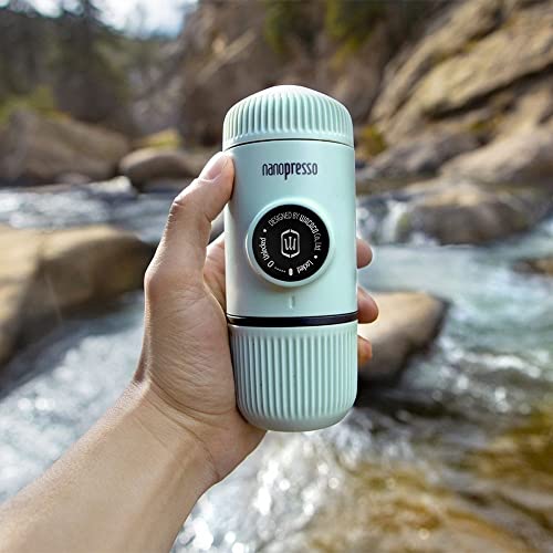 WACACO Nanopresso - Cafetera portátil con funda protectora, versión mejorada de Minipresso, mini cafetera de viaje, perfecta para camping, viajes y oficina (azul ártico), BaregAB