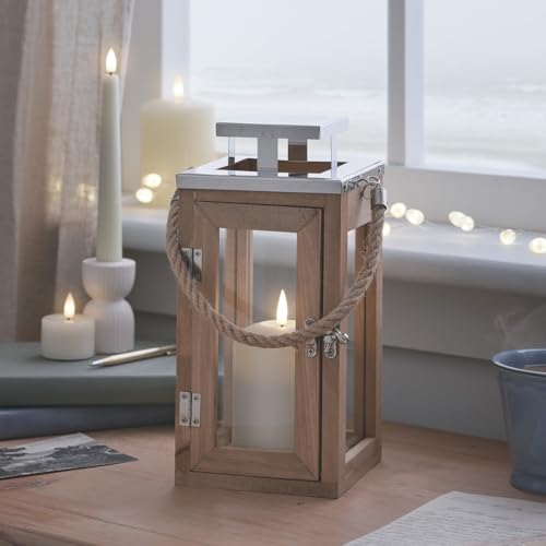 Lights4Fun Salcombe Holzlaterne mit TruGlow® LED-Kerze | Batteriebetrieb | mit Fernbedienung & 6-Std.-Timer | Dekorative Deko-Laterne für Terrasse, Balkon & Wohnraum | 26 × 13 × 13 cm