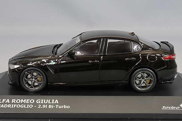 Amazon | SOLIDO 1/43 アルファロメオ ジュリア クアドリフォリオ