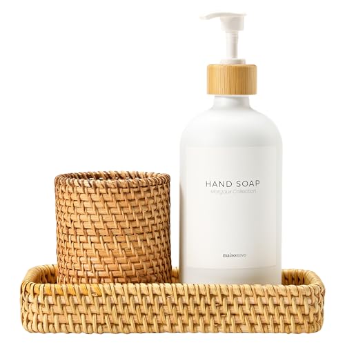 MaisoNovo Set da bagno in rattan, dispenser bianco da appoggio, portaspazzolino e tazza di dentifricio con vassoio, set di 3 vassoi rettangolari in rattan per riporre oggetti