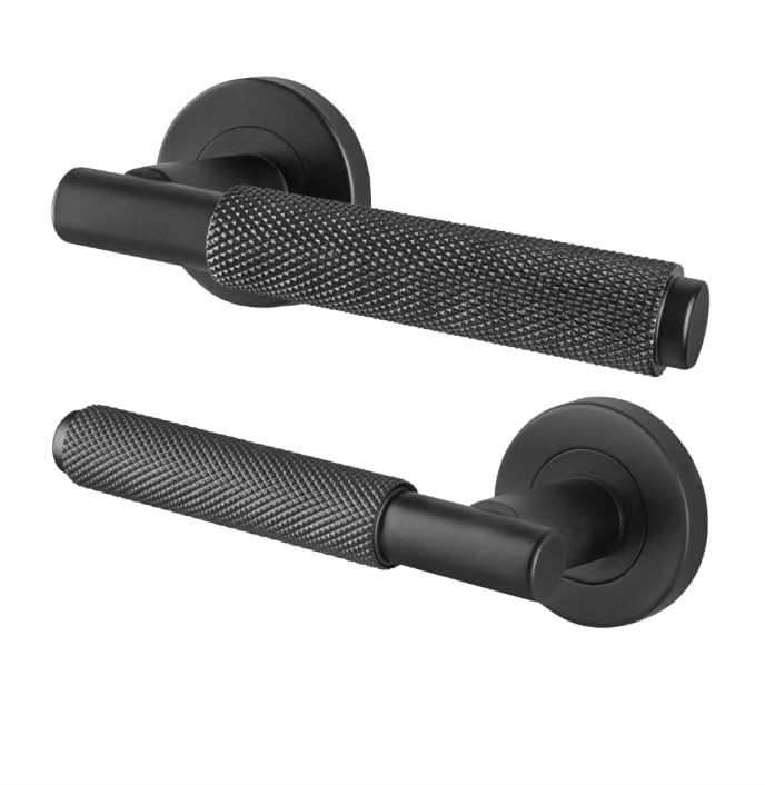 HouseFittingsUK Matt Black Knurled Door Handles on Rose Pair | Modern Textured Lever Handle Set | Heavy Duty Interior Door Handles