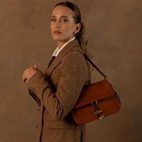Image of Time Resistance Leather Shoulder Bag - Full-Grain Leather Handbag with Toggle Closure - Elegant Handbag for Women