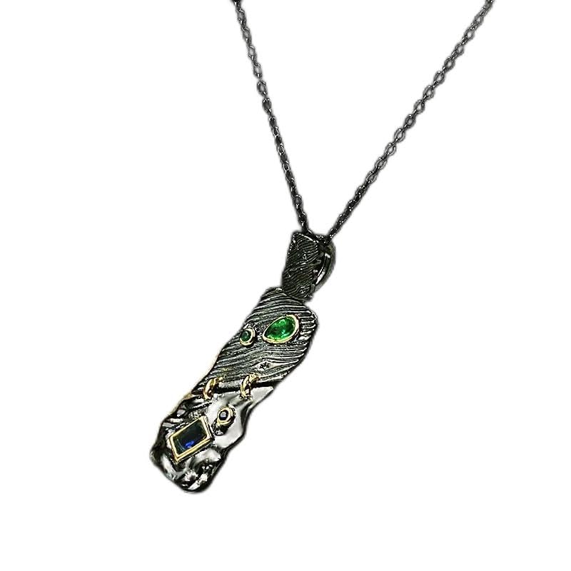 Collier ras du cou émeraude pour illuminer vos tenues de soirée et du quotidien
