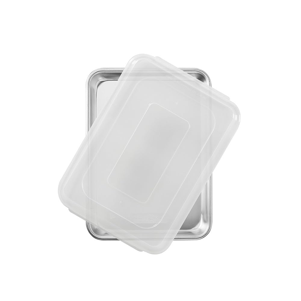 Nordic Ware Naturals Baker's - Cuarto de hoja con tapa, bandeja de aluminio para hornear, utensilios para hornear y recalentar comidas pequeñas, fabricado en los Estados Unidos, color plateado