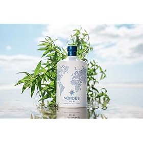 NORDÉS Premium Gin | Made from a Portion of Wine Alcohol and 6 Galician Botanicals. Fresh, Aromatic and Well-Balanced Flavour. 40% Alcohol Volume - Bottle Size 70cl – Nordés