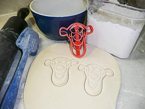 Winnie The Pooh Themed Cartoon Book Tigger Eeyore Piglet Set Of 4 Cookie Cutters Made In Usa Pr493 #TOP4