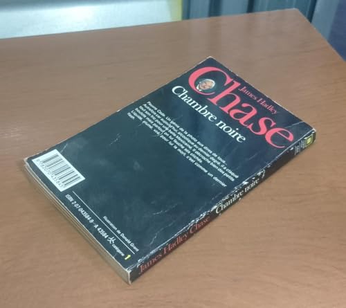 Chambre noire (CARRE NOIR) [French] 2070435849 Book Cover